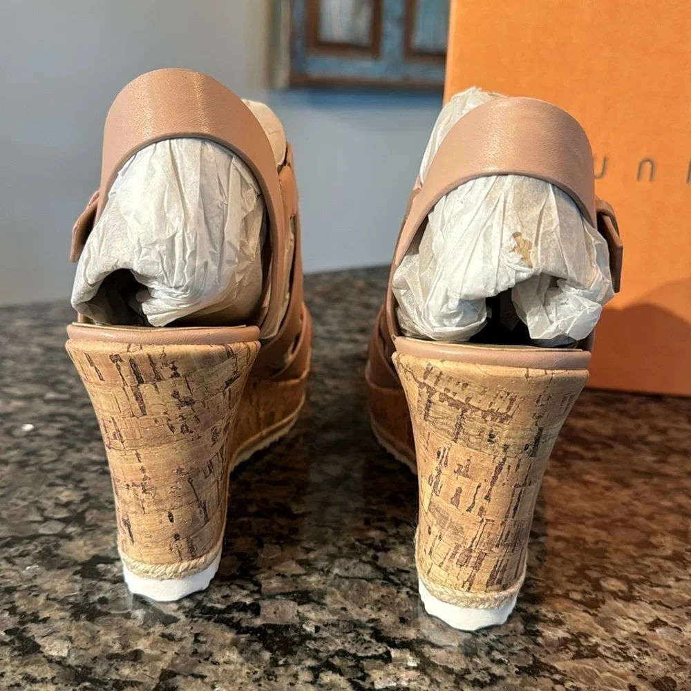 Unisa light pink wedge sandal NIB 9.5